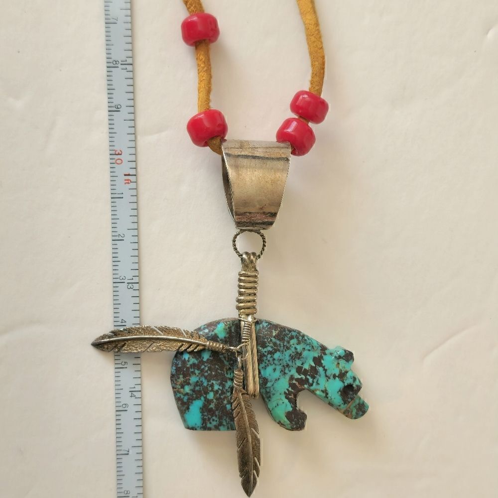 Vintage Native Zuni carved turquoise sterling bear feather pendant - Picture 8 of 10